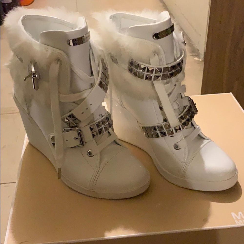 EUC MK white faux fur wedge sneakers!!
